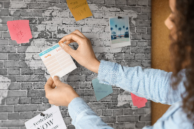 Pinnwand kork Weltkarte auf ziegeln
