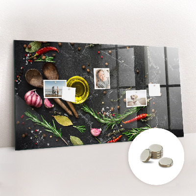 Magnettafel küche Gewürze auf der Theke