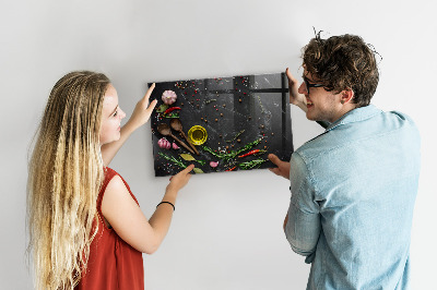 Magnettafel küche Gewürze auf der Theke