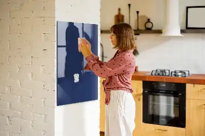 Beschreibbare Magnettafel in Dunkelblau