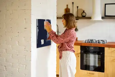 Beschreibbare Magnettafel in dunklem Dunkelblau