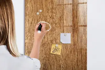 Beschreibbare Magnettafel in warmen Holztönen