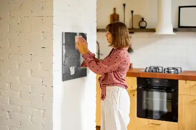 Beschreibbare Magnettafel aus zerkratztem Metall