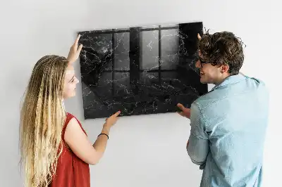 Beschreibbare Magnettafel für die Küche in schwarzer Marmoroptik