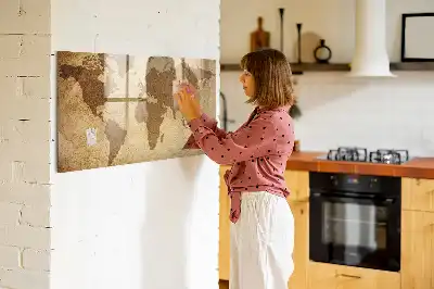 Beschreibbare Magnettafel für die Küche im Design einer Vintage-Weltkarte