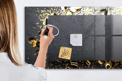 Beschreibbare Magnettafel für die Küche im Design Goldenes Konfetti