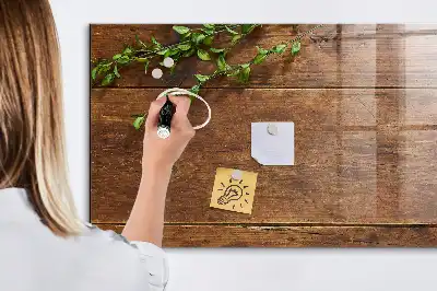 Beschreibbare Magnettafel für die Küche aus rustikalem Holz