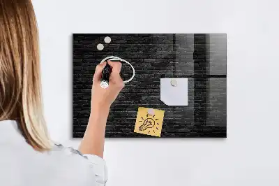Beschreibbare Magnettafel in Optik einer dunklen Ziegelwand