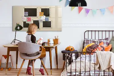 Beschreibbare Magnettafel für die Küche mit Retro-Rahmen