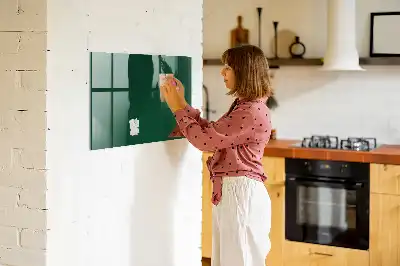Beschreibbare Magnettafel für die Küche in Flaschengrün