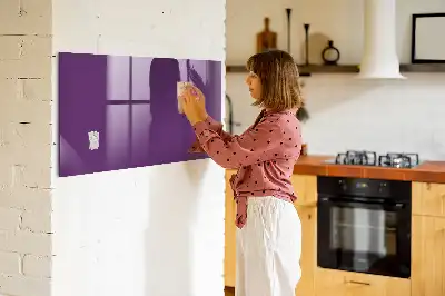 Beschreibbare Magnettafel für die Küche in Violett