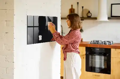 Beschreibbare Magnettafel für die Küche in Schwarz