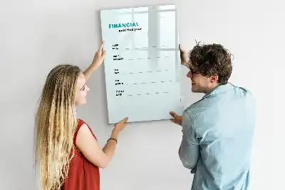 Finanzplaner mit Magnettafel zum Beschreiben