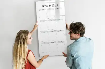 Magnettafel für Monatsziele zum Beschreiben
