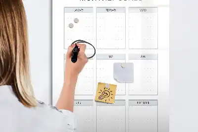 Magnettafel für Monatsziele zum Beschreiben