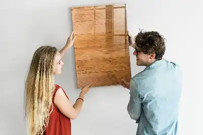 Holzpaneele als beschreibbare Magnettafel