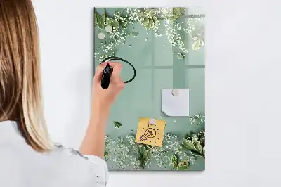 Schleierkraut als beschreibbare Magnettafel