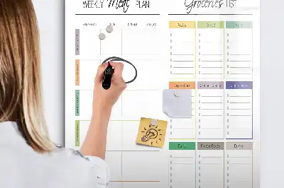 Wöchentlicher Speiseplan als beschreibbare Magnettafel
