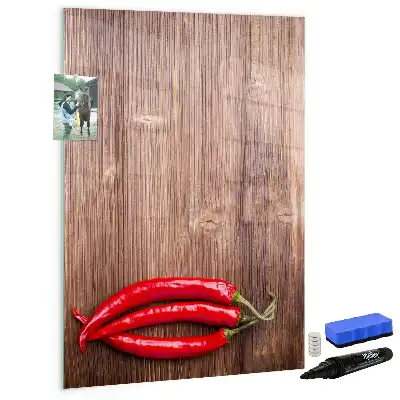 Magnettafel zum Beschreiben mit Motiv Chilis auf Holzbrett
