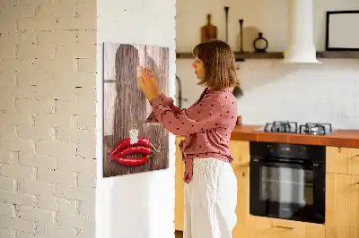 Magnettafel zum Beschreiben mit Motiv Chilis auf Holzbrett