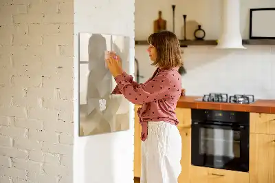 Magnettafel zum Beschreiben mit abstraktem Dreiecks-Motiv