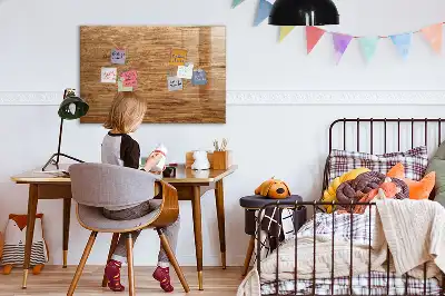 Beschreibbare Magnettafel in hellem Holz