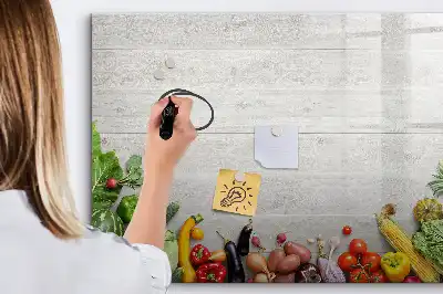 Schreib-Magnettafel mit Motiv Gemüse auf dem Tisch