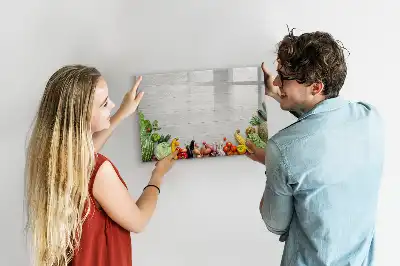 Schreib-Magnettafel mit Motiv Gemüse auf dem Tisch