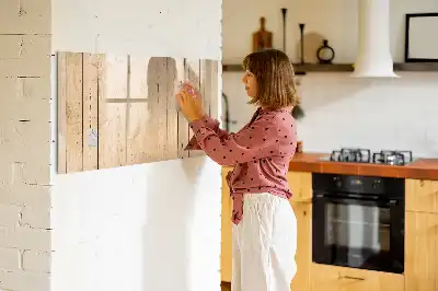 Beschreibbare Magnettafel aus Holz im Brettdesign