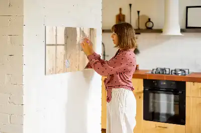 Beschreibbare Magnettafel aus Holz im Brettdesign