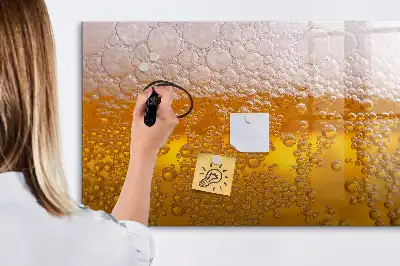 Beschreibbare Magnettafel in Bier-Optik