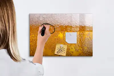 Beschreibbare Magnettafel in Bier-Optik