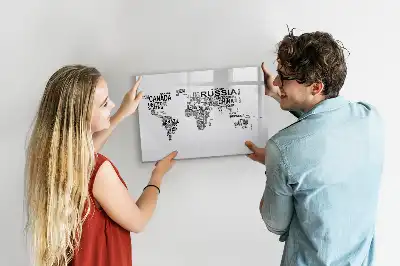 Schreib-Magnettafel mit Kontinenten aus Buchstaben