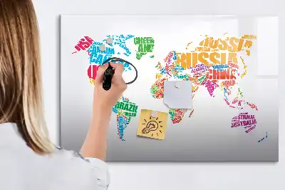 Beschreibbare Magnettafel mit bunten Ländernamen