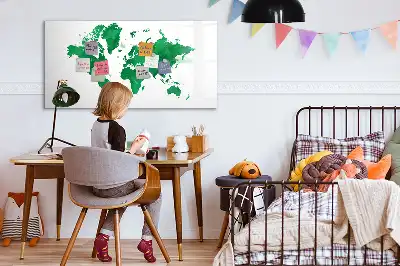 Beschreibbare Magnettafel in Form einer grünen Weltkarte