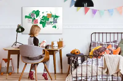 Beschreibbare Magnettafel in Form einer grünen Weltkarte
