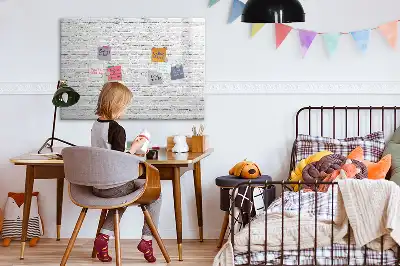 Beschreibbare Magnettafel im Ziegelwand-Design
