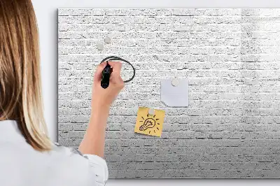Beschreibbare Magnettafel im Ziegelwand-Design