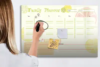 Beschreibbare Magnettafel als praktischer Familienplaner