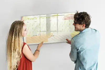 Beschreibbare Magnettafel als praktischer Familienplaner
