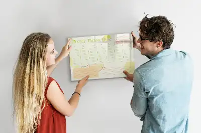 Beschreibbare Magnettafel als praktischer Familienplaner