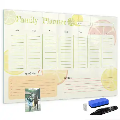 Beschreibbare Magnettafel als praktischer Familienplaner