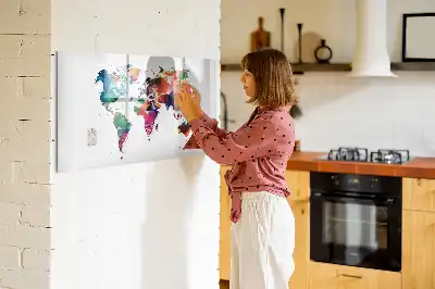 Beschreibbare Weltkarte aus Dreiecken als magnetische Magnettafel