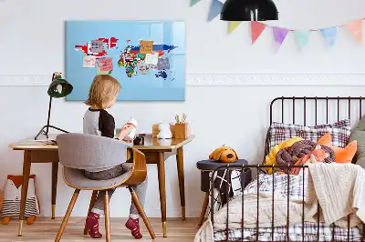 Beschreibbare Magnettafel mit Weltkartenmotiv und Flaggen