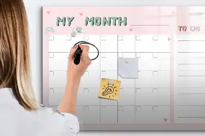 Beschreibbare Magnettafel als Monatsplaner für Kinder