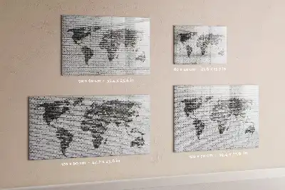 Beschreibbare Magnettafel mit Weltkartenmotiv auf Ziegelwand