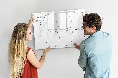 Beschreibbare Magnettafel zur Wochenplanung