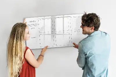 Beschreibbare Magnettafel zur Wochenplanung