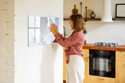 Beschreibbare Magnettafel mit Pflanzenskizze