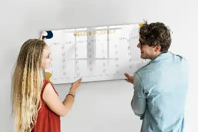Beschreibbare Magnettafel als praktischer Wochenplaner